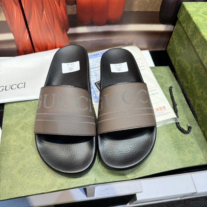 G*u*i slippers